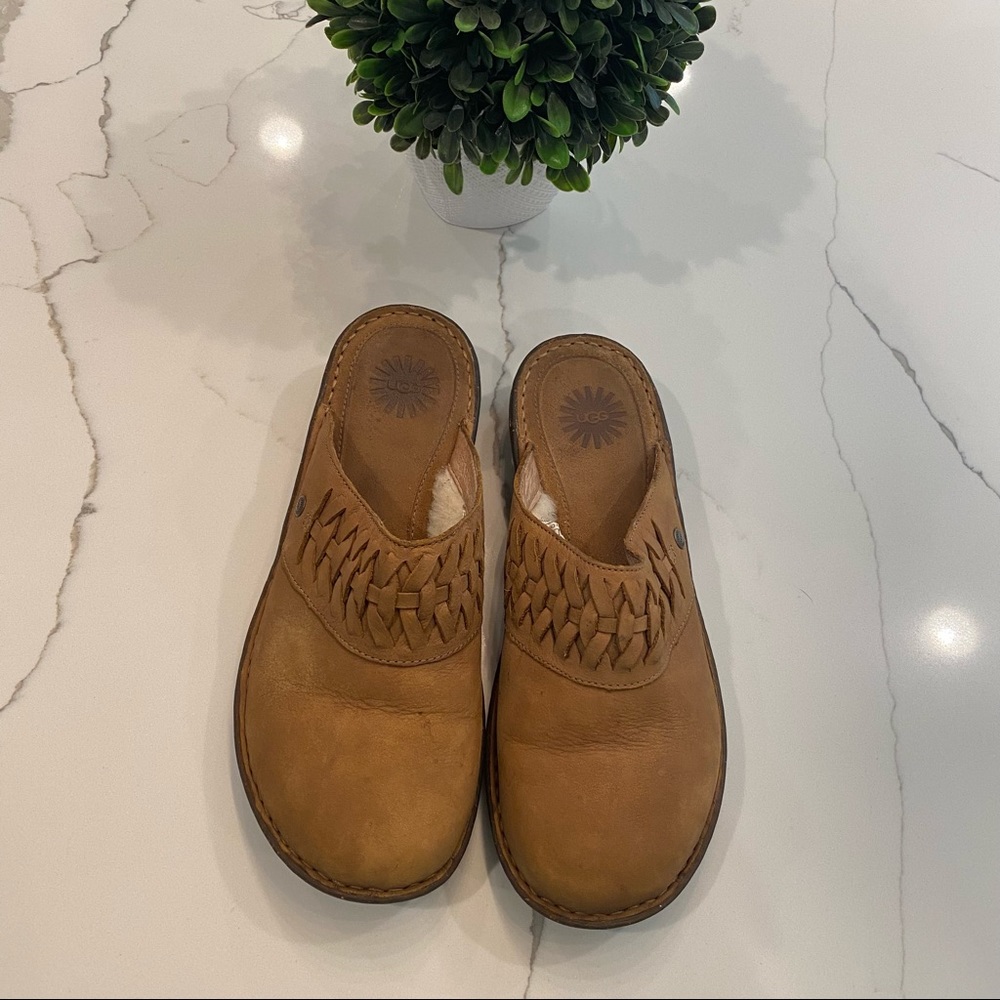 UGG Theresa Distressed Slip On Tan Leather Clogs, Size 10
